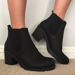 chelsea boots black